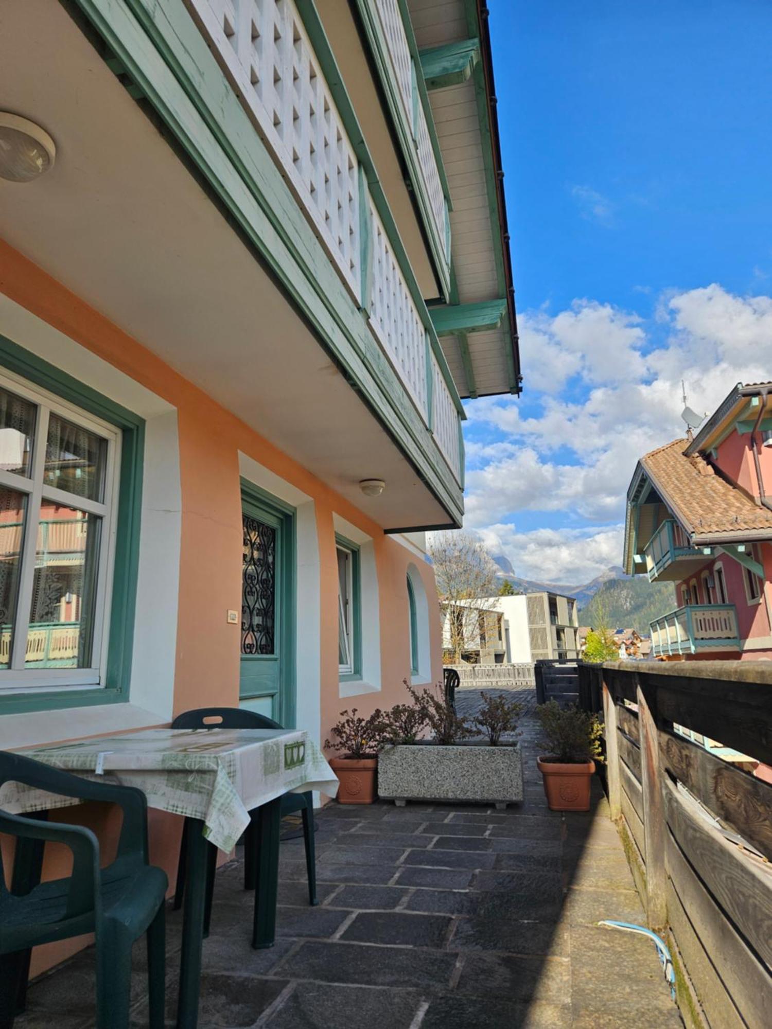 Apartamento Casa Al Mesdì Pozza di Fassa Exterior foto