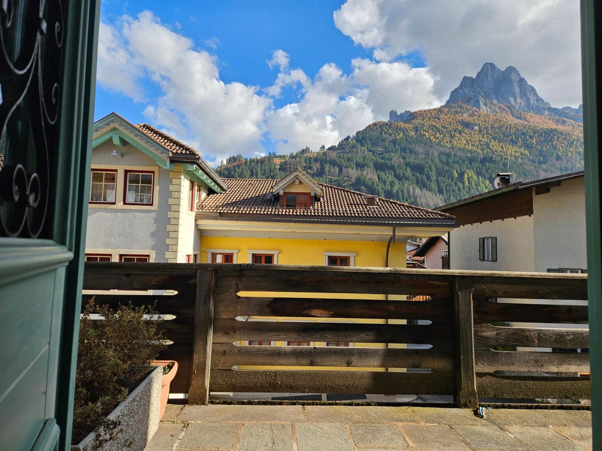 Apartamento Casa Al Mesdì Pozza di Fassa Exterior foto