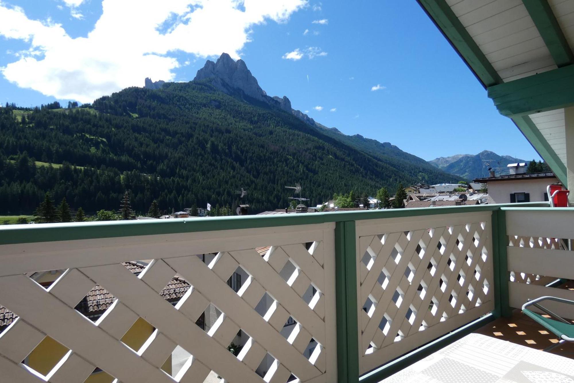 Apartamento Casa Al Mesdì Pozza di Fassa Exterior foto