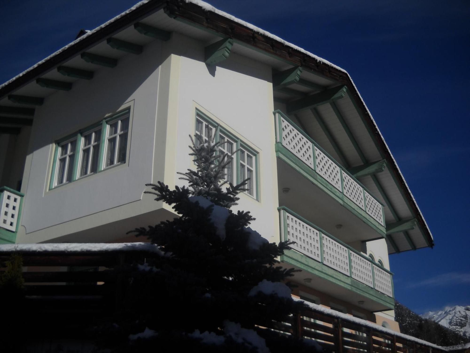 Apartamento Casa Al Mesdì Pozza di Fassa Habitación foto