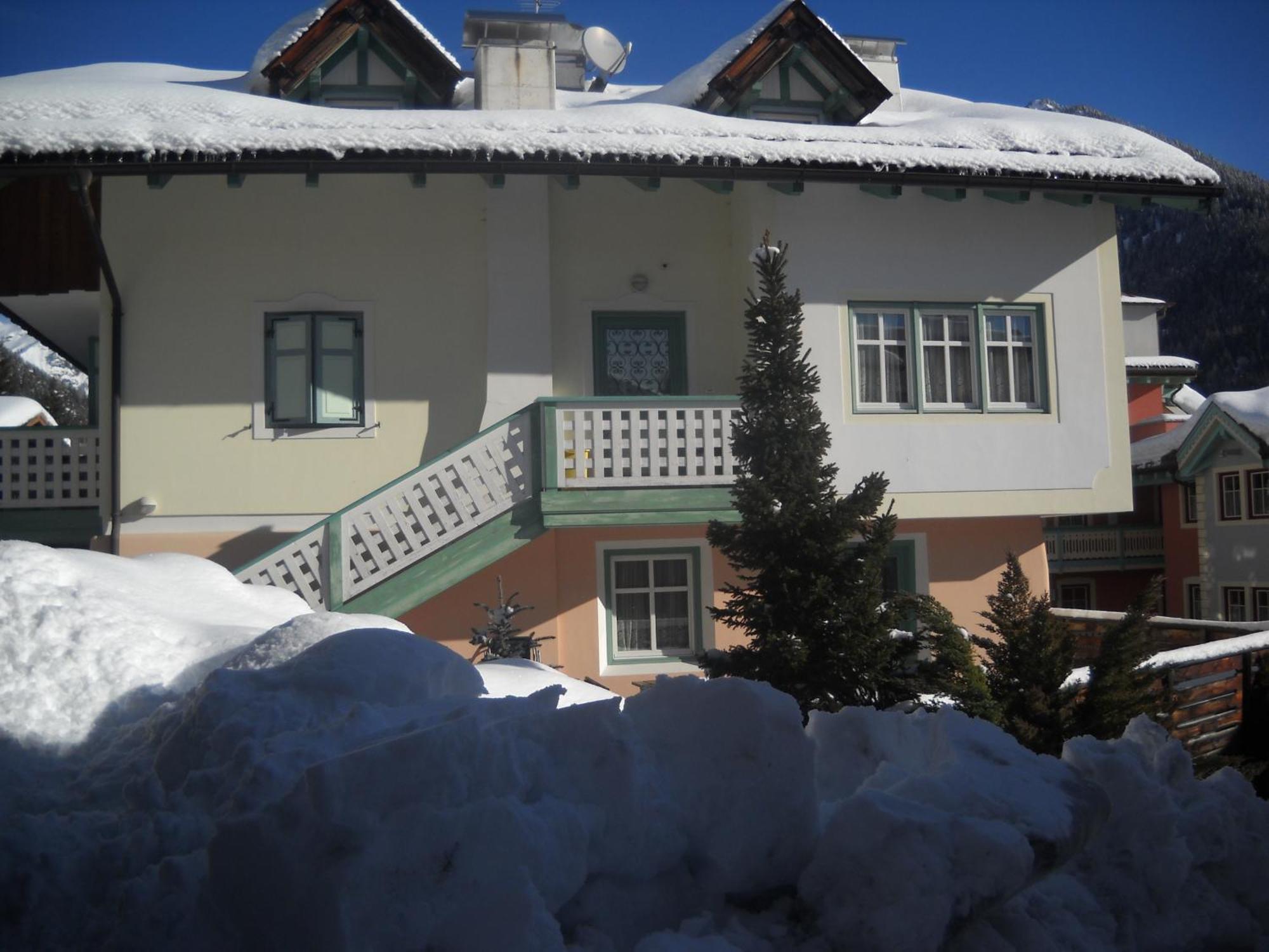 Apartamento Casa Al Mesdì Pozza di Fassa Habitación foto