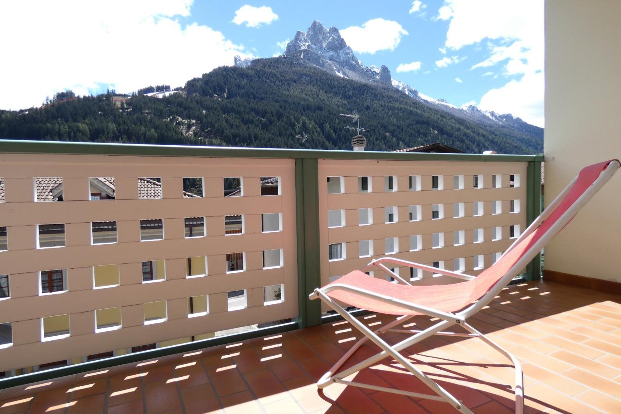 Apartamento Casa Al Mesdì Pozza di Fassa Exterior foto